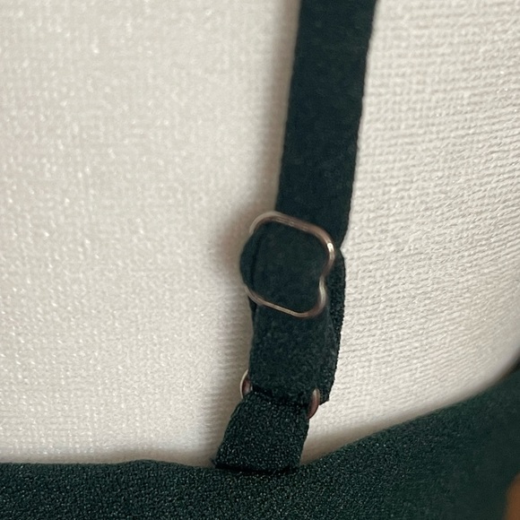 Bridesmaid gown.  Great for any occasion.  Hunter Green.  Size 2 - Picture 4 of 9